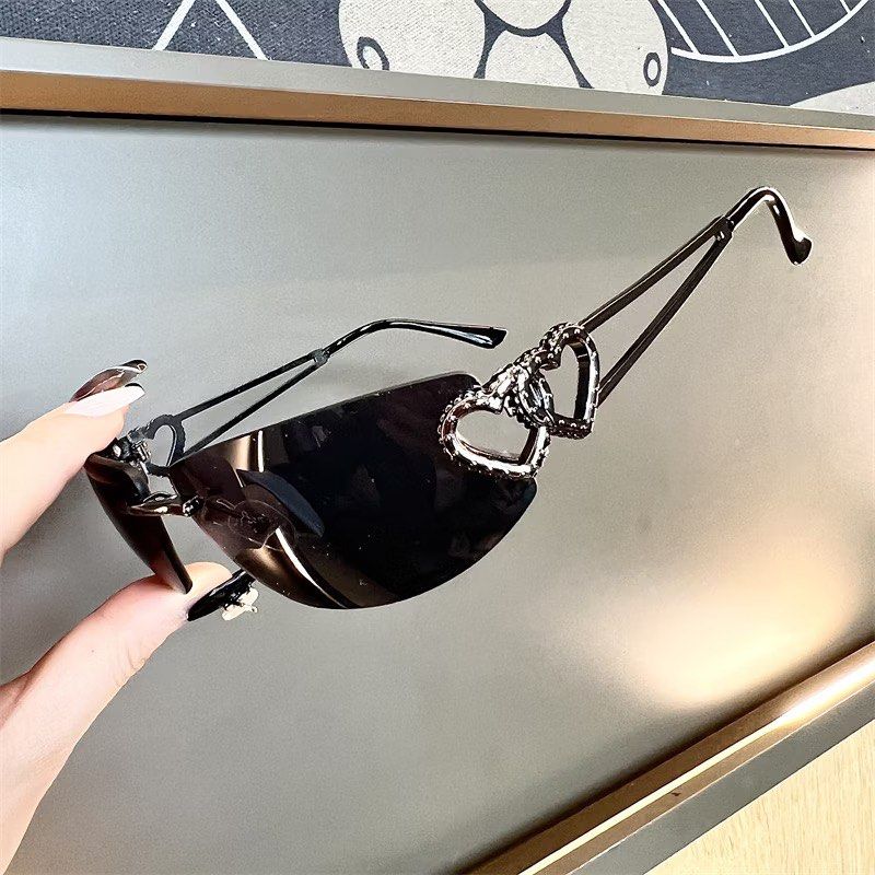 y2k sunnies sunglasses (Category: Sunglasses & Eyewear) located in Singapore. Submitted by y2kqueen (Listing ID 1453374983, Image 2). Description: PREORDER colours: black, silver, orange, purple, pink, brown.