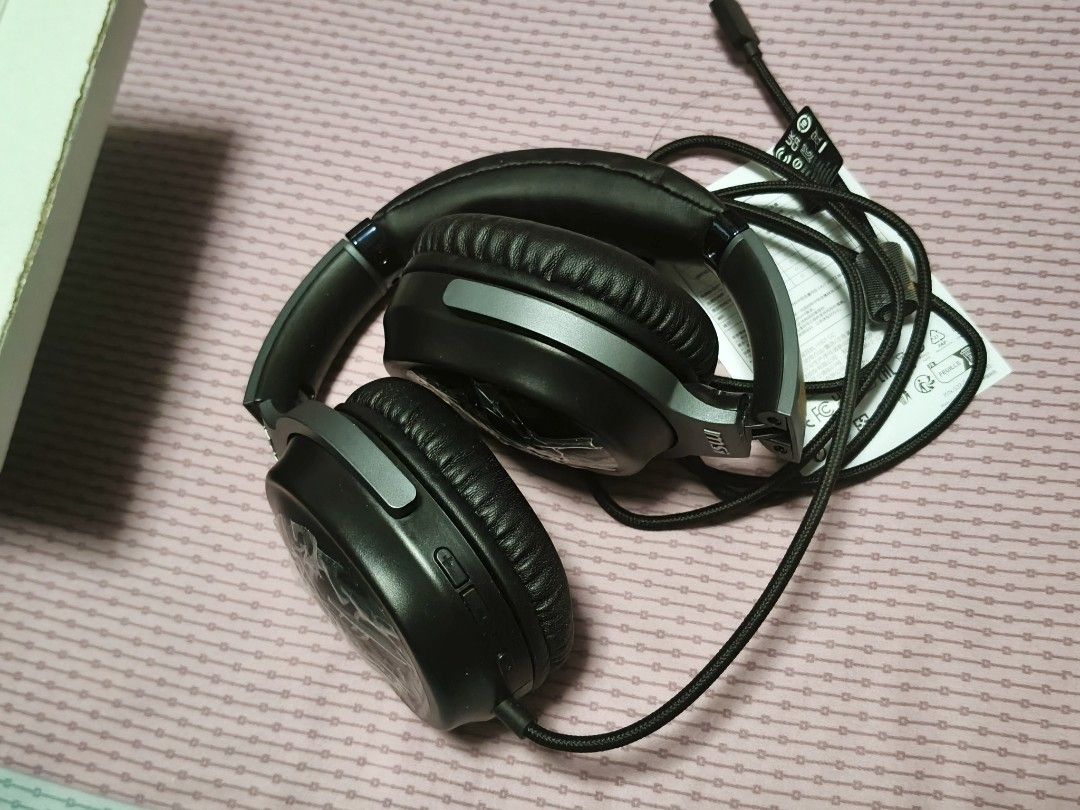 Gaming headset headphone (Category: Headphones & Headsets) located in Singapore. Submitted by ben-10 (Listing ID 1444781037, Image 3). Description: I used this headset for twice only then keep it as I continue to use my old headset. - Condition like new. - MSI H901 GC 20th Anniversary Gaming Headset - USB-C connection for wide compatibility - Ergonomic design with adjustable headband - Soft ear cups for comfort - Hidden microphone - 7.1 Surround 