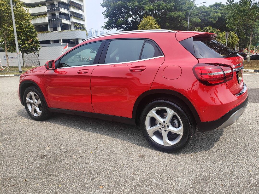 Mercedes-Benz GLA-Clas 180 Urban Auto (Category: Used Cars) located in Singapore. Submitted by petertan1221 (Listing ID 1456659336, Image 3). Description: 1 Teacher Owner! Extremely LOW MILEAGE done at 70,332km (average 8,800km per year only!) Always Parked Under Sheltered Car Park. C&C unit with service records! Original Paintwork and interior in very well kept condition! Buy with 2-yrs/40,000km warranty on engine and gearbox! Full loan availabl