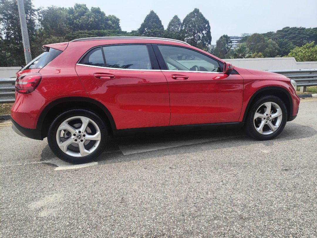 Mercedes-Benz GLA-Clas 180 Urban Auto (Category: Used Cars) located in Singapore. Submitted by petertan1221 (Listing ID 1456659336, Image 2). Description: 1 Teacher Owner! Extremely LOW MILEAGE done at 70,332km (average 8,800km per year only!) Always Parked Under Sheltered Car Park. C&C unit with service records! Original Paintwork and interior in very well kept condition! Buy with 2-yrs/40,000km warranty on engine and gearbox! Full loan availabl