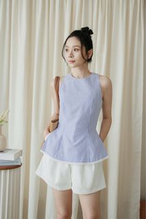 Free Mailing | Hutz Suzon Side Split Top (Size: L)