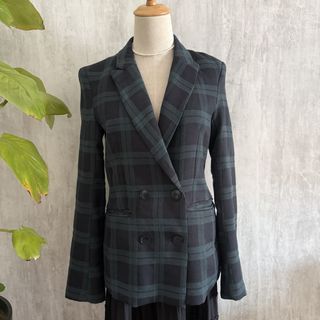 Pull&Bear black and dark green shoulder padded plaid blazer #preppy #workwear