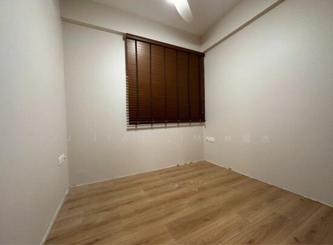 3-Bedder Condo for Rent | The Vales |Spacious and Practical (Category: Condos & ECs) located in Singapore. Submitted by pacific.greens (Listing ID 1456816843, Image 5). Description: Practical and convenient 3-bedder in Sengkang (The Vales) for flexible lease from 13 September. Tenure can be discussed. - Bright and airy apartment - Spacious living area with tiled flooring - Bedroom with wooden flooring and built-in wardrobe - Amenities: modern kit