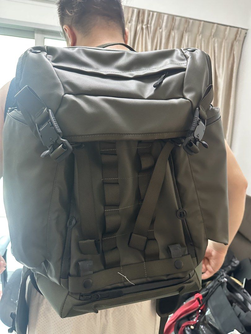 28L Functional Multi-Purpose Backpack / Laptop Travel Gym Bag (Category: Backpacks) located in Singapore. Submitted by christinazeng39 (Listing ID 1456991850, Image 2). Description: Very well-made and highly functional 28L multi-purpose backpack, suitable for work, gym, travel, commuting, outdoor activities and everyday use. Made with durable Cordura / coated nylon material, with a structured design and plenty of storage and organisation options.