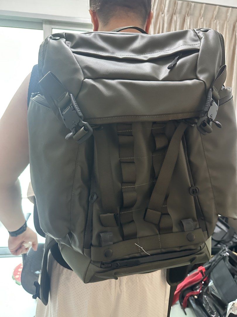 28L Functional Multi-Purpose Backpack / Laptop Travel Gym Bag (Category: Backpacks) located in Singapore. Submitted by christinazeng39 (Listing ID 1456991850, Image 1). Description: Very well-made and highly functional 28L multi-purpose backpack, suitable for work, gym, travel, commuting, outdoor activities and everyday use. Made with durable Cordura / coated nylon material, with a structured design and plenty of storage and organisation options.