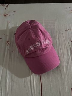 Hot baby pink guess logo embroidered casual cotton cap