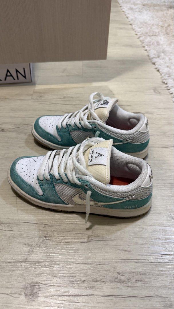 Limited Edition Nike SB Dunk Low April (Category: Sneakers) located in Singapore. Submitted by icedmatchaa (Listing ID 1457072157, Image 3). Description: US 6 / UK 5.5 / EU 38.5 Condition 6/10 as shown in images Not for fussy buyers.