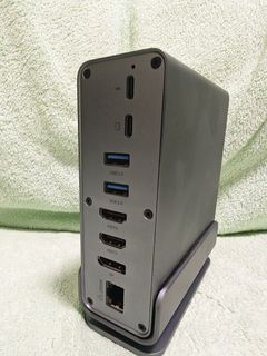 USB-C Thunderbolt Docking Station with Multiple Ports