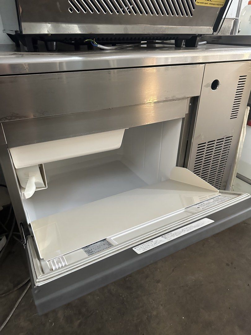 Ice maker. Daiwa brand. Made in Japan. Free deliver with 3 months warranty (Category: Other Kitchen Appliances) located in Singapore. Submitted by linko_refrigeration (Listing ID 1457240602, Image 3). Description: Visit us: 02-01 & 04-04 1 kaki Bukit road 2 S417835 (Eunos warehouse complex) Opening hour: 9am to 8pm daily (Please let us know 1 hour before arriving to make sure we have staff to assist) View some stocks with price and photos at: htt