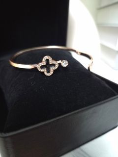 Rose Gold Clover Bracelet with Crystal Accent