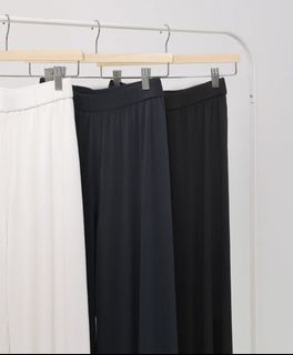 LOVET pleated lounge pants in BLACK