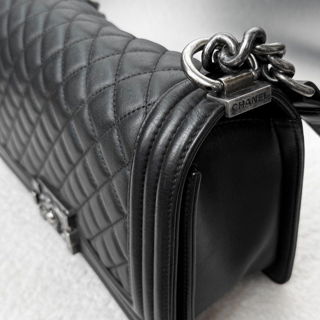 Chanel Le Boy Medium Calfskin Black Ruthenium hardware (Category: Bags & Wallets) located in Singapore. Submitted by yasfinds (Listing ID 1457546978, Image 5). Description: Chanel Le Boy Excellent condition Medium L25 H15 D9cm Calfskin Black Ruthenium hardware Series 26 (year 2018) Comes with Authenticity card, box and dust bag only RTP: 10,280SGD E2201 F2508 Whats App: Kai @ +65 98263475.