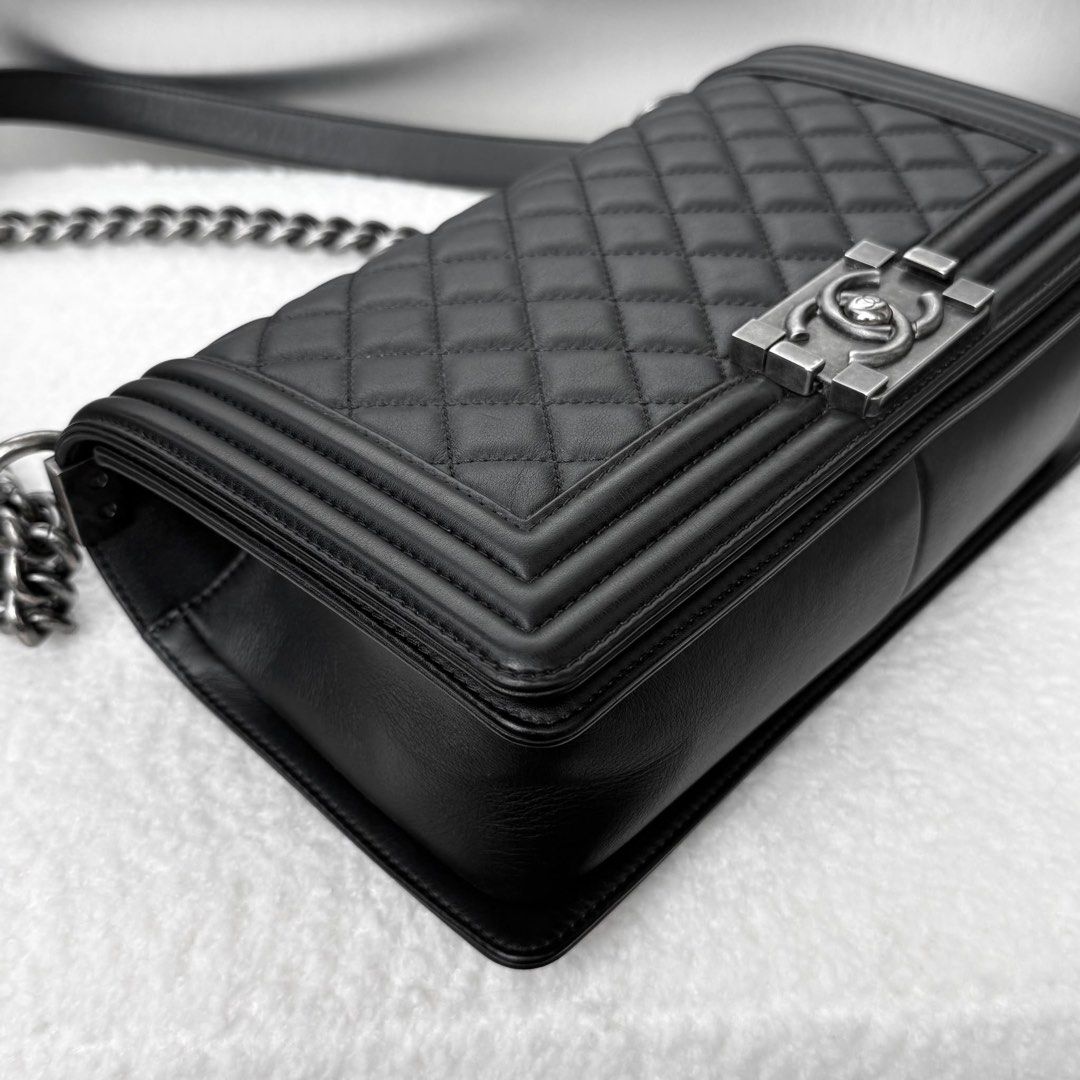 Chanel Le Boy Medium Calfskin Black Ruthenium hardware (Category: Bags & Wallets) located in Singapore. Submitted by yasfinds (Listing ID 1457546978, Image 11). Description: Chanel Le Boy Excellent condition Medium L25 H15 D9cm Calfskin Black Ruthenium hardware Series 26 (year 2018) Comes with Authenticity card, box and dust bag only RTP: 10,280SGD E2201 F2508 Whats App: Kai @ +65 98263475.