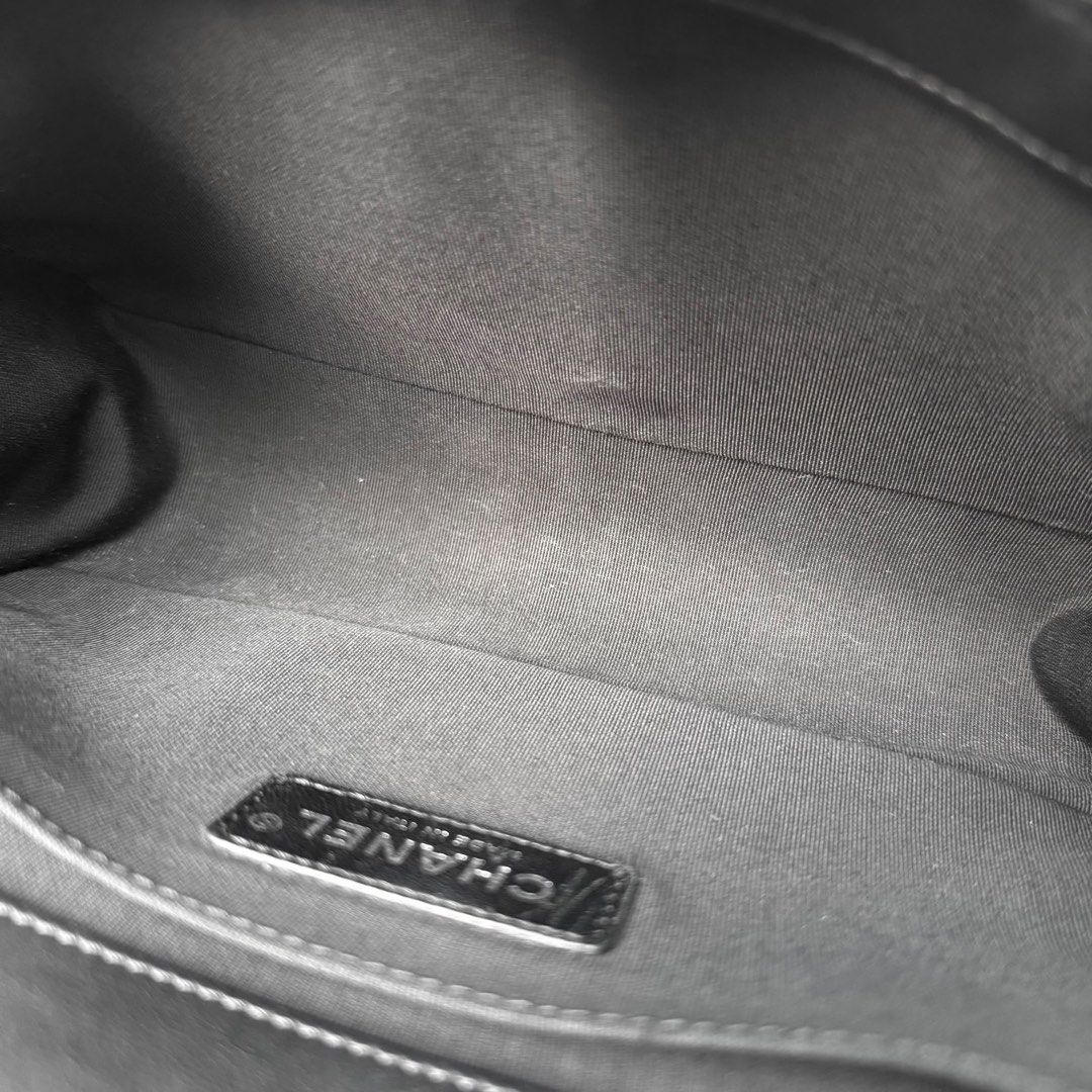 Chanel Le Boy Medium Calfskin Black Ruthenium hardware (Category: Bags & Wallets) located in Singapore. Submitted by yasfinds (Listing ID 1457546978, Image 15). Description: Chanel Le Boy Excellent condition Medium L25 H15 D9cm Calfskin Black Ruthenium hardware Series 26 (year 2018) Comes with Authenticity card, box and dust bag only RTP: 10,280SGD E2201 F2508 Whats App: Kai @ +65 98263475.