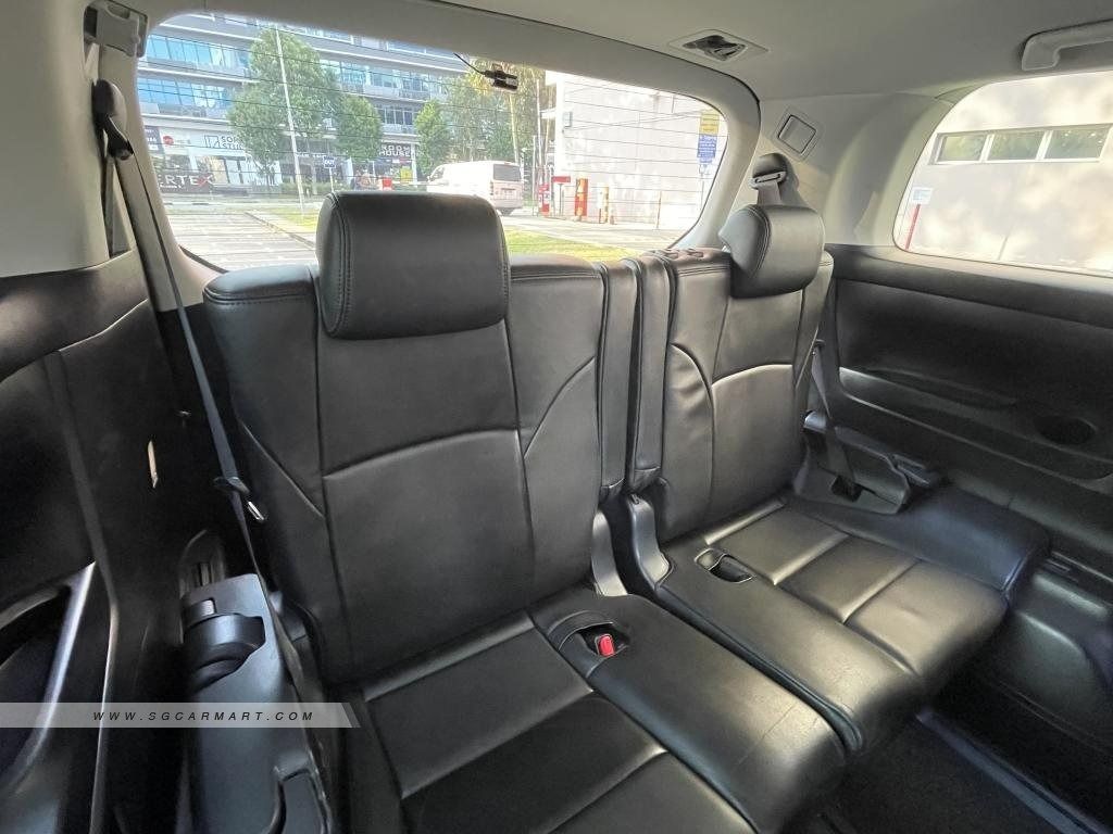 Toyota Vellfire 2.5 Z 7-Seater (A) (Category: Used Cars) located in Singapore. Submitted by carzworld.pteltd (Listing ID 1457571057, Image 6). Description: Viewing Strictly By Appointment Only! Low Interest Rate & Flexible Bank / In House Loan Available All Trade-In Are Welcome Message to: 💬96437773 Features Powered by a reliable 2.5cc 2.5L inline 4 cylinder DOHC engine producing 179bhp, super 7 speed CVT-I (A) transmission, keyless start/stop, 