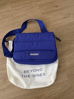 Beyond The Vines Puffer Sling Bag - Blue