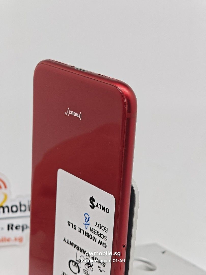 iPhone SE 2022 Red 128GB (Category: iPhone SE Series) located in Singapore. Submitted by gwmobile.sg (Listing ID 1457816010, Image 4). Description: .