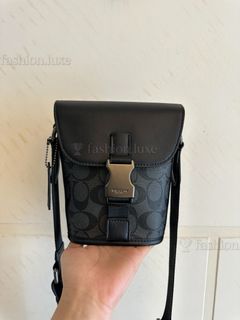✨✅COACH Classic Logo Brown Phone Crossbody Bag
