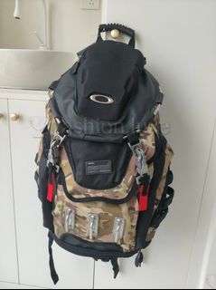 ✨✅OAKLEY Classic Logo Black Backpack