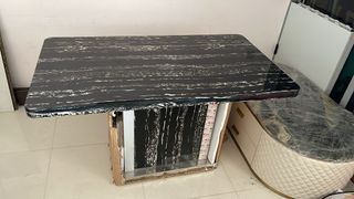 Best price  Marble Top Dining Table with Black Base.  Grand beautiful Brand new Beautiful MARBLE dining table for [ $1599-with 4 chairs].  [Just table alone - $999] .[ Only 4 chairs - $780].   self collect or delivery can be arranged.