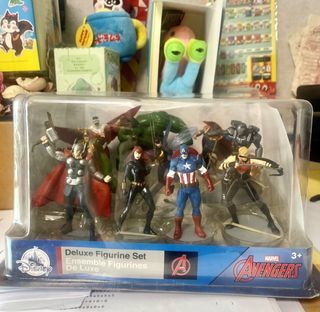 Disney Marvel Avengers Deluxe Figurine Sets