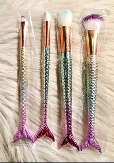 Mermaid Makeup Brushes. Postage cost shown below 👇