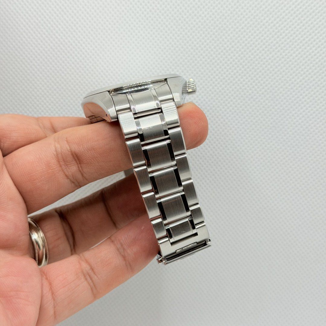Pre Owned 11/2020 Grand Seiko Heritage Collection “Snowflake” SBGA431 GS (Category: Watches) located in Singapore. Submitted by worthytime (Listing ID 1458122258, Image 2). Description: 🫵Join our Tele-gram channel for latest updates: worthytime.biz/tele ➡️Grand Seiko Heritage Collection “Snowflake” SBGA431 ➡️November 2020 (1 Year In-House Warranty) ➡️Very Mint Condition (Unpolished) ➡️Full Complete Set 💡China Limited Edition 181 Pcs ✅Trade Up/D