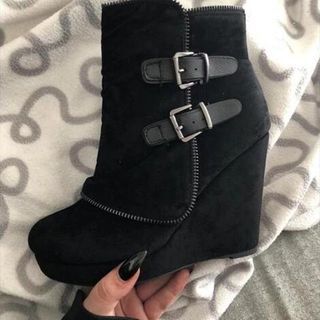 y2k boot wedges w buckles heel