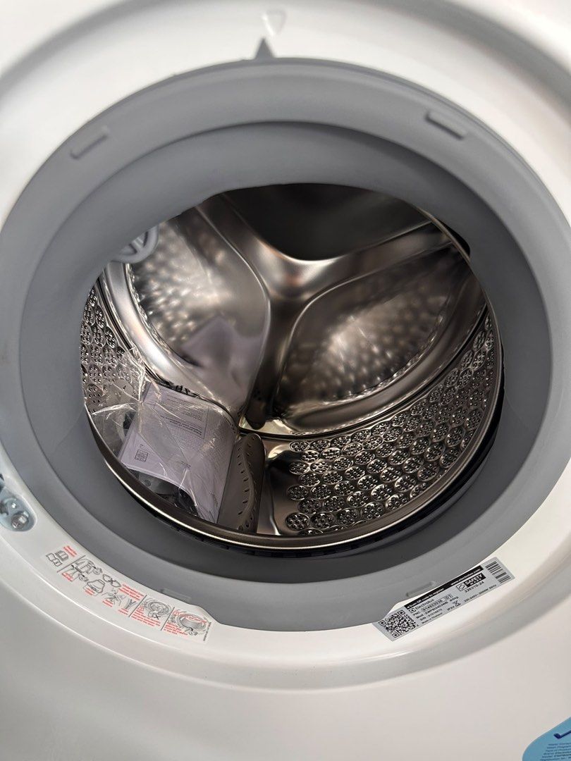 ♦️♦️ ELECTROLUX 8kg/5kg Washer Cum Dryer UltimateCare 300 Model: EWP8024D3WB | Display set sale 2 in 1 White washing machine with direct manufacturer warranty ☎️ CK 8083 3386 (Category: Washing Machines and Dryers) located in Singapore. Submitted by dazzlemoments (Listing ID 1458300775, Image 4). Description: ♦️♦️display set ♦️♦️ ELECTROLUX 8kg/5kg Washer Cum Dryer UltimateCare 300 Model: EWP8024D3WB $650 + Delivery $50 1 year warranty by Electro