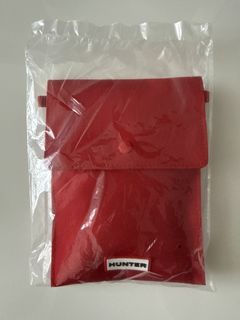 EVA Air x Hunter amenities bag