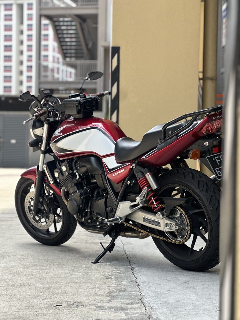 HONDA SUPER REVO CB400 REVO 3 COE FEB 2033| CB400X | CB350 | CB400 REVO 1 REVO 2 REVO 3 YOSHIMURA BLUEFLAME (Category: Class 2A) located in Singapore. Submitted by creation.motorworld (Listing ID 1453784827, Image 3). Description: PRE OWNED BIKE $25,500 HONDA CB400 REVO 3 COE FEB 2033 (Renewable) Almost New Engine. Low Mileage 6000+ This Model Needs No Introduction! Proven Bullet Prove Engine. Option to add Spec A Exhaust ! 💯% transparency to pr