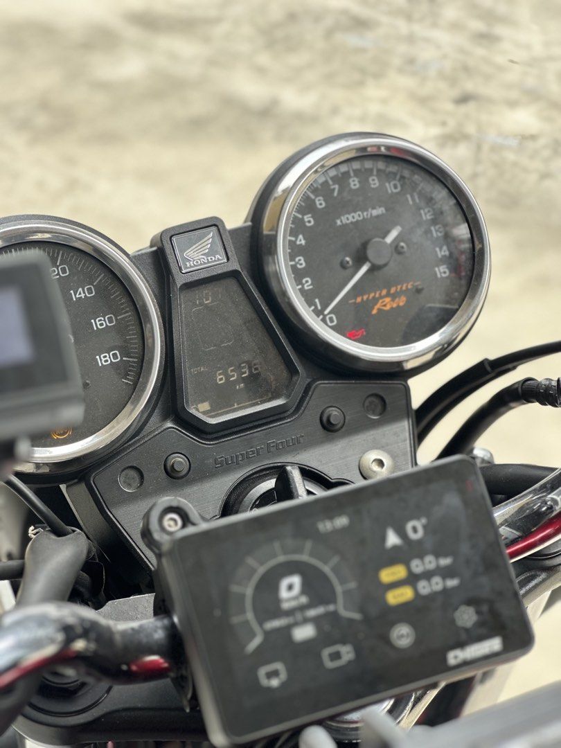 HONDA SUPER REVO CB400 REVO 3 COE FEB 2033| CB400X | CB350 | CB400 REVO 1 REVO 2 REVO 3 YOSHIMURA BLUEFLAME (Category: Class 2A) located in Singapore. Submitted by creation.motorworld (Listing ID 1453784827, Image 4). Description: PRE OWNED BIKE $25,500 HONDA CB400 REVO 3 COE FEB 2033 (Renewable) Almost New Engine. Low Mileage 6000+ This Model Needs No Introduction! Proven Bullet Prove Engine. Option to add Spec A Exhaust ! 💯% transparency to pr