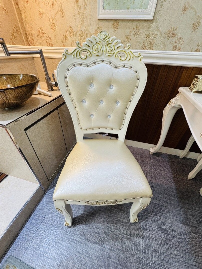 Victorian White Dining Table set with Chairs and Stools (Category: Tables & Sets) located in Singapore. Submitted by becomingone (Listing ID 1458395671, Image 2). Description: Table set includes 2 chairs and 2 stools Table: 119.3cm x 69.8cm x 79cm Chair: 50cm x 39cm x 105cm Stool: 32cm x 23cm x 44cm.