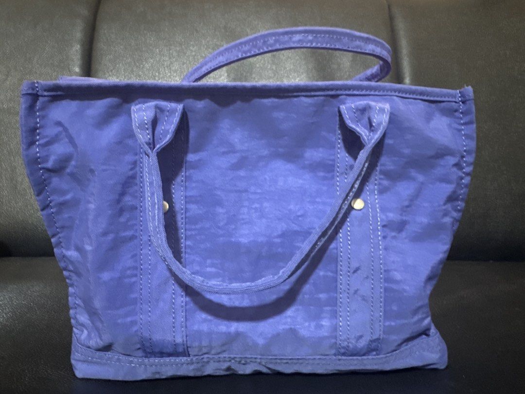 BTV Crunch Carryall 01 (Category: Cross-body Bags) located in Singapore. Submitted by kayklosett (Listing ID 1453483648, Image 2). Description: Retails at $89 Only used once! Like new condition with a colour that’s sold out on their websites!.