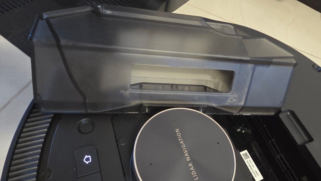 Dreame L20 Ultra robot Vacuum Cleaner (Category: Vacuum Cleaner & Housekeeping) located in Singapore. Submitted by ahv.hangyodon (Listing ID 1458688881, Image 5). Description: - Dreame L20 Ultra Robot Vacuum - Used with extra care - Routine cleaning of robot to ensure functionality at best - In excellent condition - Selling simply due to an upgrade to latest model - Robot Comes with attached picture accessories all brand new Ask as much question 