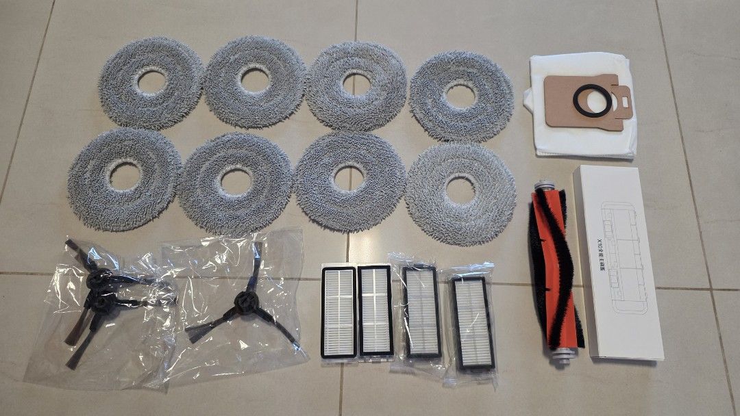 Dreame L20 Ultra robot Vacuum Cleaner (Category: Vacuum Cleaner & Housekeeping) located in Singapore. Submitted by ahv.hangyodon (Listing ID 1458688881, Image 10). Description: - Dreame L20 Ultra Robot Vacuum - Used with extra care - Routine cleaning of robot to ensure functionality at best - In excellent condition - Selling simply due to an upgrade to latest model - Robot Comes with attached picture accessories all brand new Ask as much question