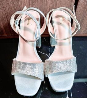 Heels. Postage cost shown below 👇
