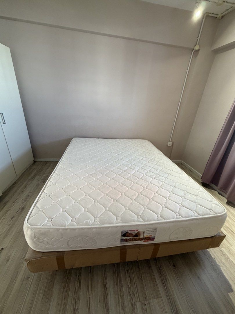 Queen Size Mattress + Divan Bed Set – NEVER USED (Category: Bed Frames & Mattresses) located in Singapore. Submitted by chervialable (Listing ID 1458775479, Image 1). Description: Both the mattress and bed base have never been used and have been kept in storage. * Mattress brand: Indiana * Size: Queen * Mattress height: approx. 9 inches * Mattress label: Hygienic Allergy Free / Superior Comfort * Bed base: Pro Divan DV5 * 8-leg divan base * Queen