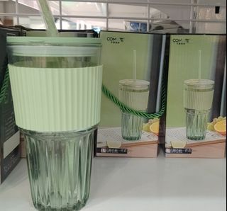 COM TE Glass Tumbler with Lid and Straw
