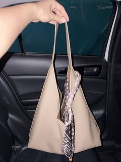 Light Grey Large Capacity Shoulder Bag