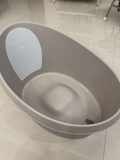 Shnuggle Toddler Bath with Plug & Foam Backrest