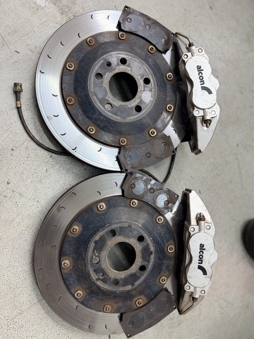 Alcon Brake Caliper (Category: Cleaning & Detailing Products) located in Singapore. Submitted by yxllowcxrd (Listing ID 1454143725, Image 1). Description: Alcan Brake Caliper 4Pot Condition still good just need to respray. Used in Audi RS3. If can fit to your car such as Volks or Audi, PM me. Price is NEGOTIABLE. .