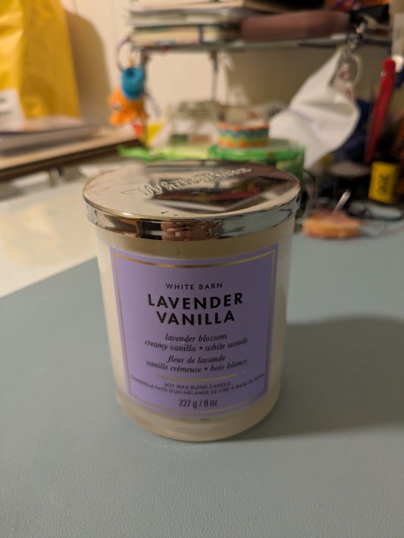 White Barn Lavender Vanilla Soy Wax Blend Candle (Category: Home Fragrance) located in Singapore. Submitted by schnauzer.pitbull (Listing ID 1454140800, Image 1). Description: - Brand: White Barn - Scent: Lavender Vanilla - Notes: Lavender blossom, creamy vanilla, white woods - Size: 8 oz / 227g - Wax Type: Soy wax blend - Benefits: Great for relaxation and setting a mood - Scent Profile: Nice, clean fragrance.