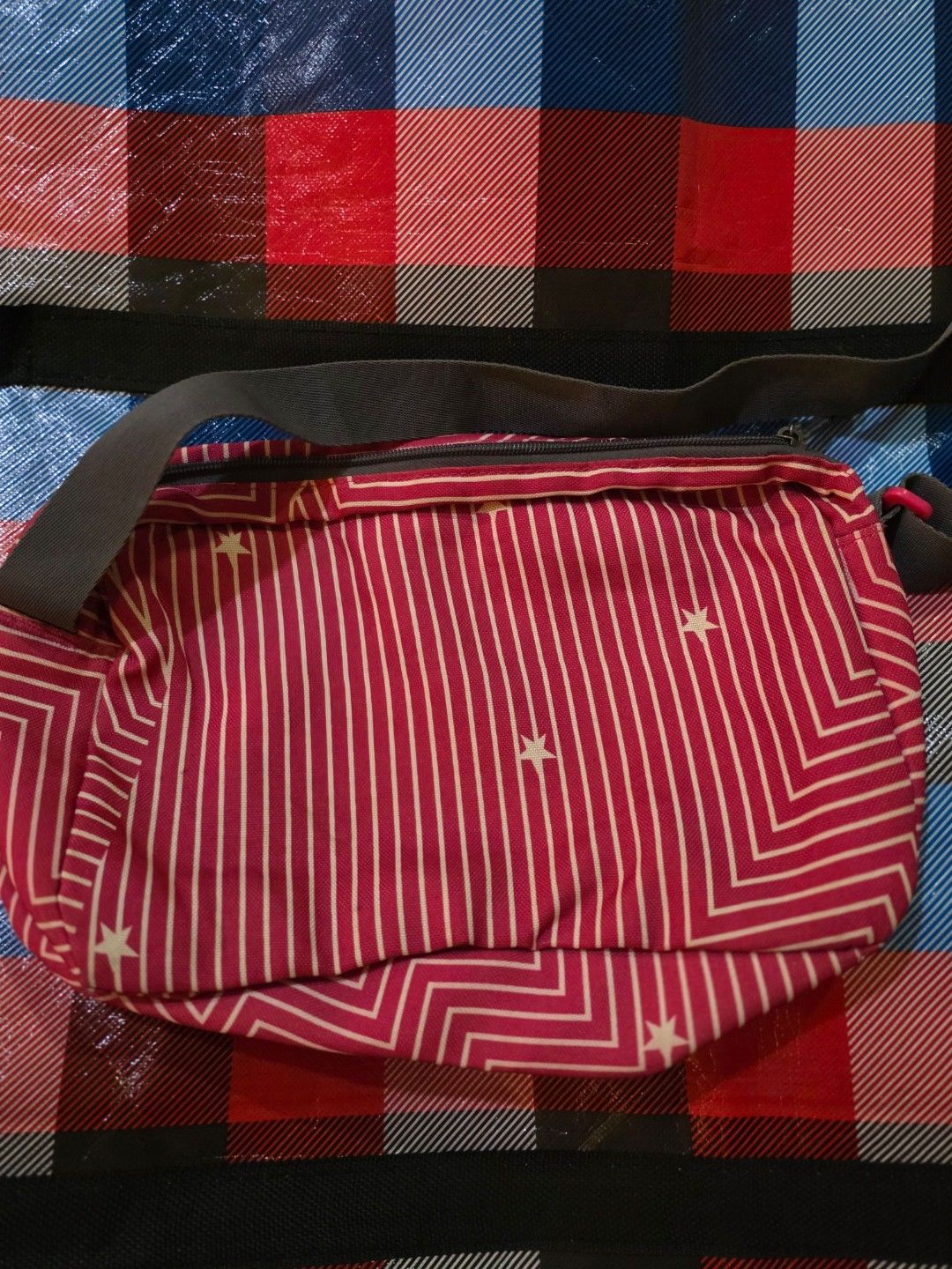 Aididas sling bag (Category: Cross-body Bags) located in Singapore. Submitted by mysuperluckyclover (Listing ID 1454344724, Image 2). Description: New but no bag.L28cm ,vertical height 19cm..