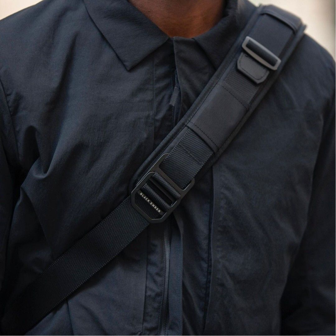 BLACK EMBER FORGE 30/40 SHOULDER STRAP (Category: Sling Bags) located in Singapore. Submitted by hadytoshi07 (Listing ID 1454221177, Image 2). Description: .