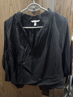 H&M Black V-Neck Gathered Blouse Size L