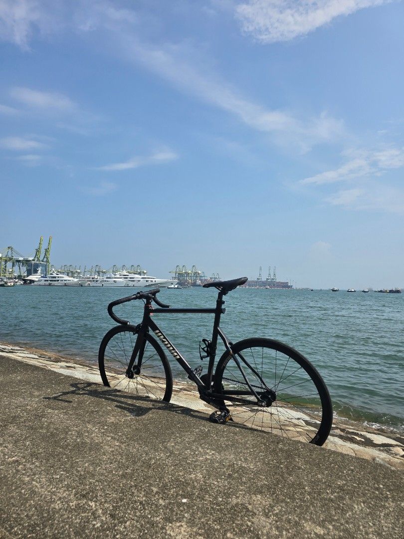 unknown ps2 FB (Category: Bicycles) located in Singapore. Submitted by apollo75 (Listing ID 1454544785, Image 2). Description: Mostly weapon components weapon saddle weapon dropbar weapon brakes include waterbottle cage and converter can nego if fd.