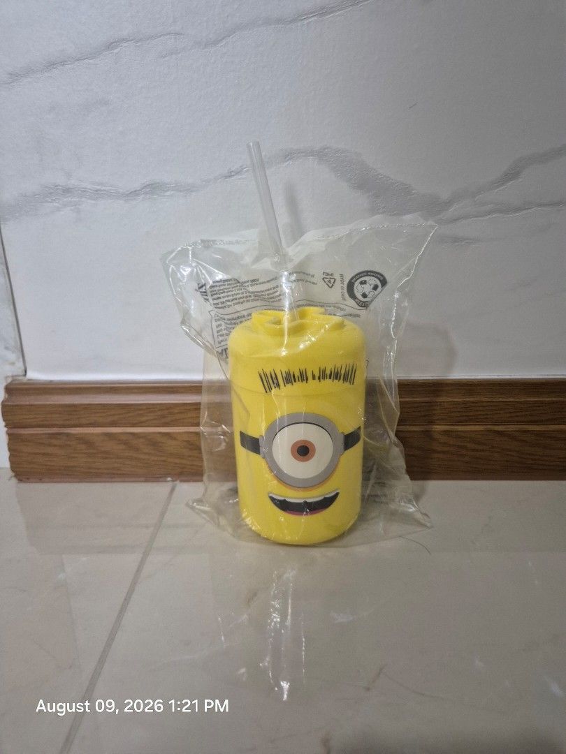 Minion Movie Tumbler (Category: Water Bottles & Tumblers) located in Singapore. Submitted by melody2411 (Listing ID 1454650023, Image 1). Description: - Officially licensed Minion Movie Tumbler - Features iconic Minion design - Comes with a convenient straw - Brand new and sealed in original packaging - Ideal for fans of the Minions franchise.