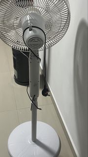 White Pedestal Fan with Timer and Speed Settings