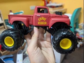 Monster Jam Truck Grave Digger Toy